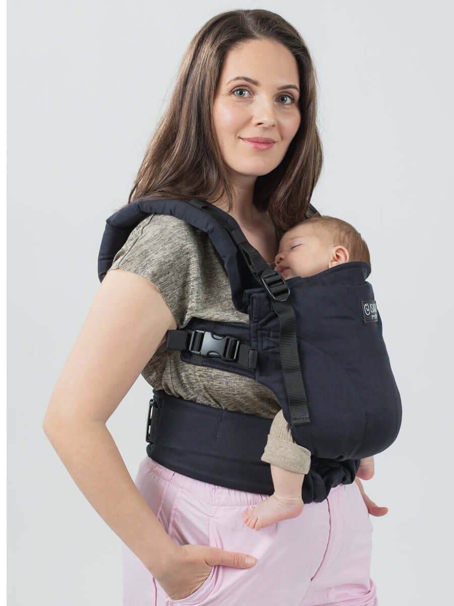 Isara The One - Noire ergonomic baby carrier in use with baby; perfect for all body types and stages | Babymaxi
