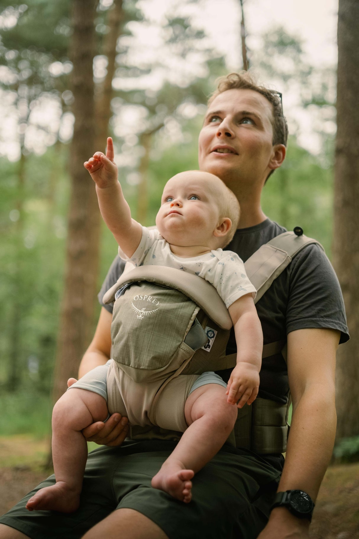 Shop Osprey Poco Soft Child Carrier LT - Tan Concrete at Babymaxi