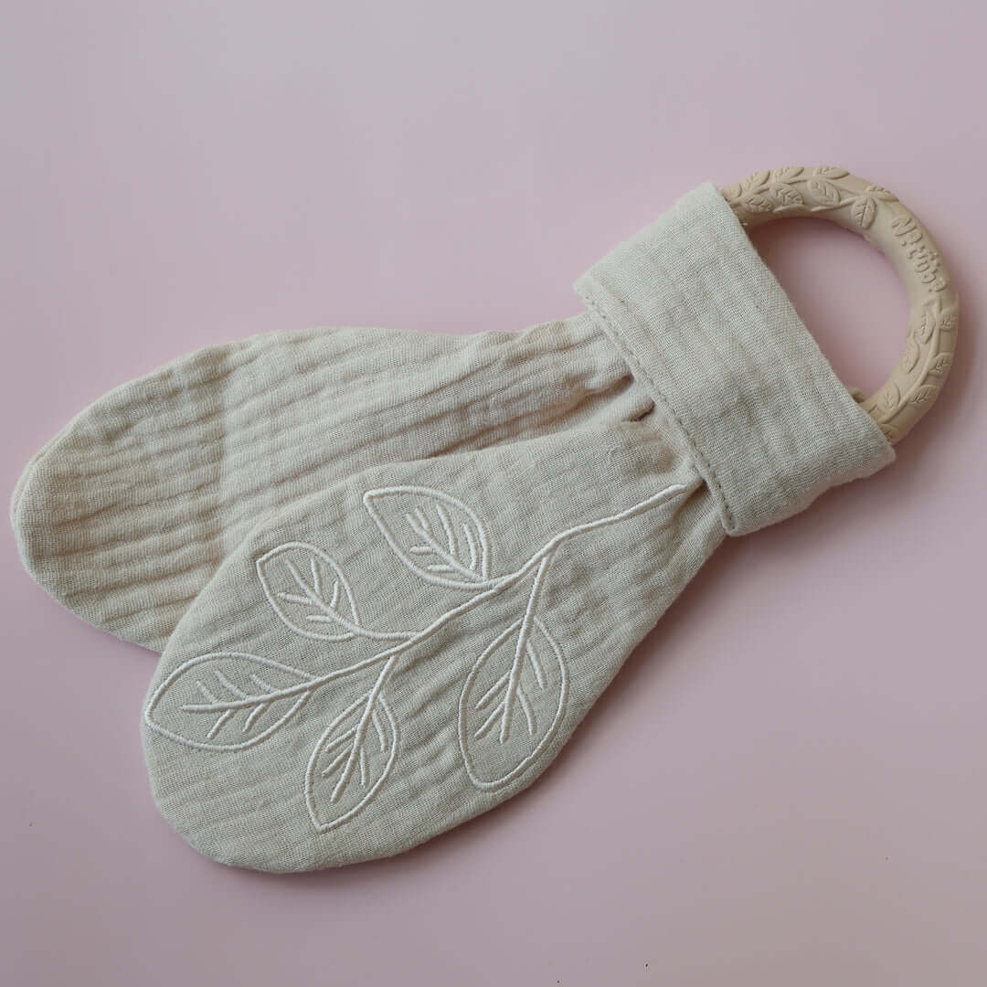 Organic Baby Teether & Activity Toy – Perfect for Carriers with natural rubber ring and soft muslin cloth | Babymaxi