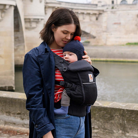 Ergobaby Adapt SoftFlex Mesh - Onyx Black baby carrier in use, showcasing comfort and style. | Babymaxi