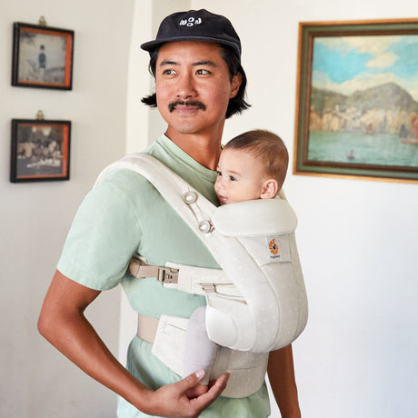 Ergobaby Omni Dream Natural Dots - baby carrier