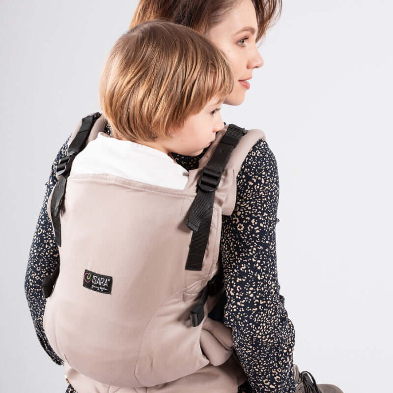 Isara The One - Caffe Latte baby carrier with child, ergonomic design for comfort and adaptability | Babymaxi