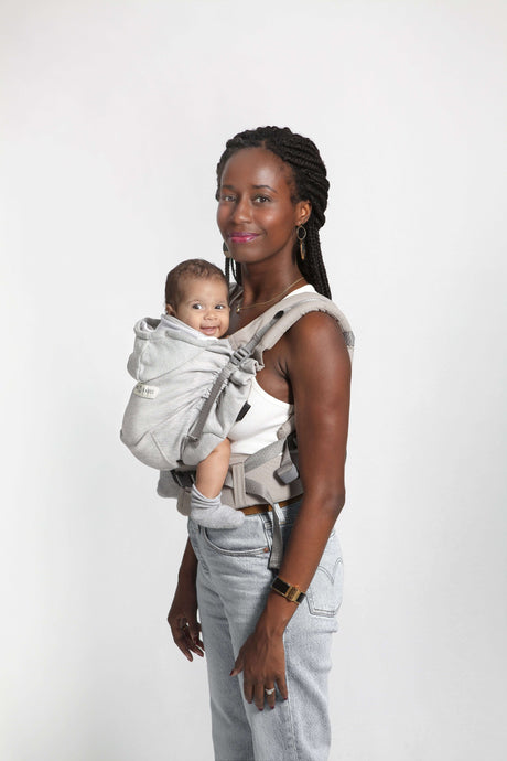 Love Radius HoodieCarrier 2 - Athletic Grey in use by a happy parent and baby | Babymaxi