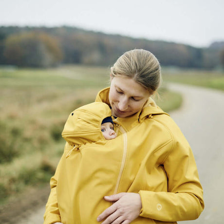 Mamalila Softshell Babywearing Jacket Allrounder - Mustard, stylish and functional for babywearing | Babymaxi