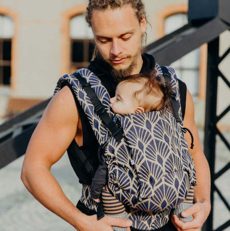 Father carrying baby in Neko Switch Baby Size - Kidonya Elegance carrier, perfect for comfort and support | Babymaxi
